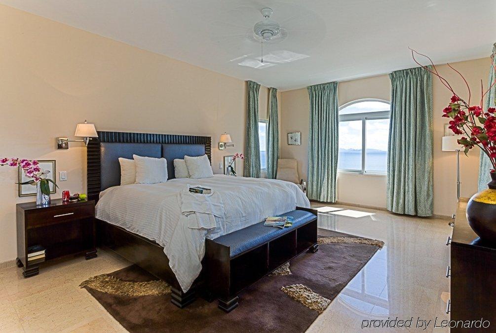 Princess Heights Luxury Condo Hotel Oyster Pond ภายนอก รูปภาพ